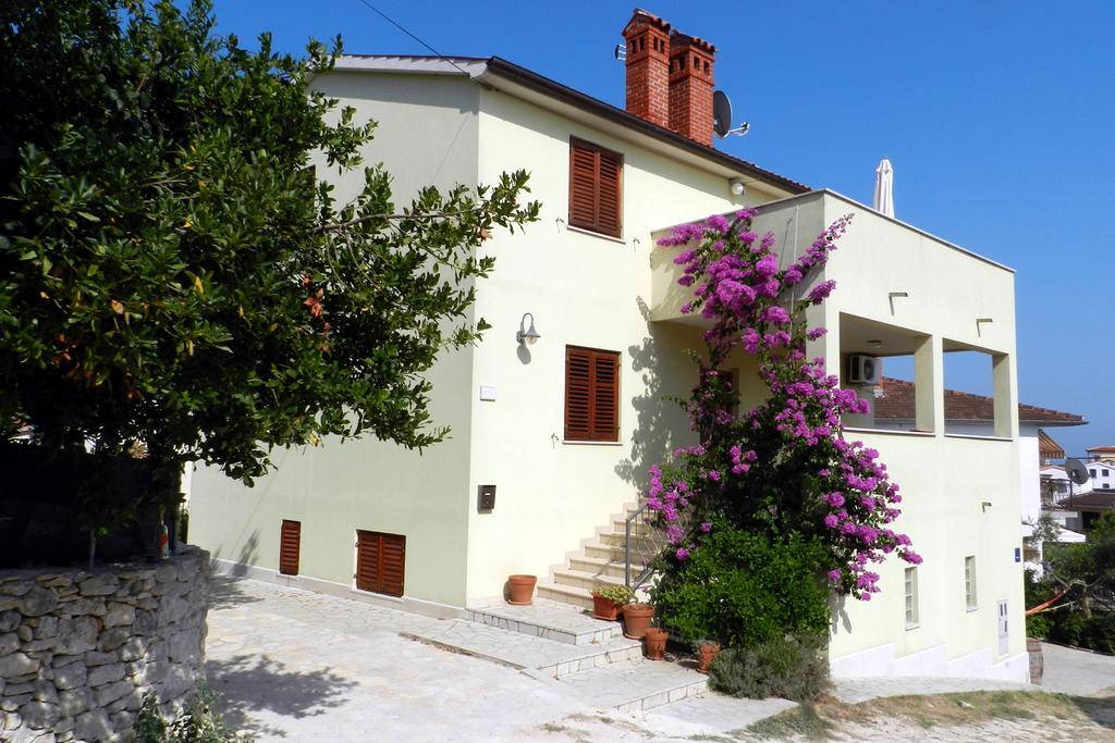 Mata Apartma *