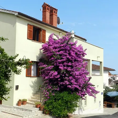 Mata Apartments Premantura Exterior photo